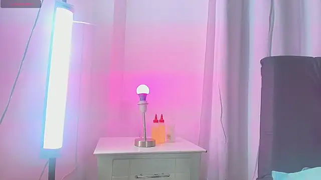 Snapshot of Ebony_Pregnant_Teen chatting on 12/15/25, 05:34 Ebony Pregnant Teen online show from 12/15/25, 05:34