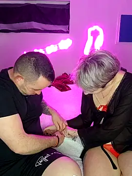 Snapshot of SMLove51 chatting on 12/16/25, 07:52 SMLove51 online show from 12/16/25, 07:52