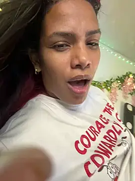 ArielleMillerr- online show from 06/16/26, 07:16