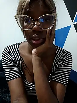 Snapshot of interracialhot chatting on 12/05/25, 01:36 interracialhot online show from 12/05/25, 01:36