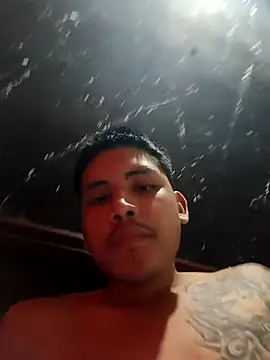 Snapshot of Laz127281 chatting on 11/18/25, 04:39 Laz127281 online show from 11/18/25, 04:39