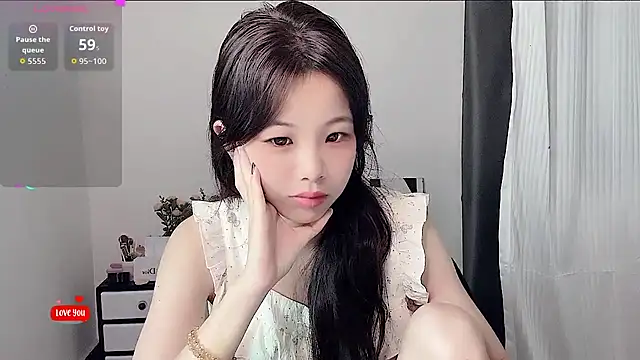 Snapshot of bunny-- chatting on 05/26/26, 05:03 bunny-- online show from 05/26/26, 05:03