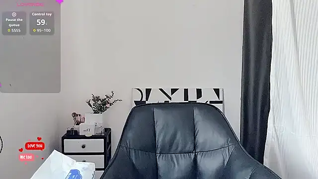 Snapshot of bunny-- chatting on 06/06/26, 05:01 bunny-- online show from 06/06/26, 05:01