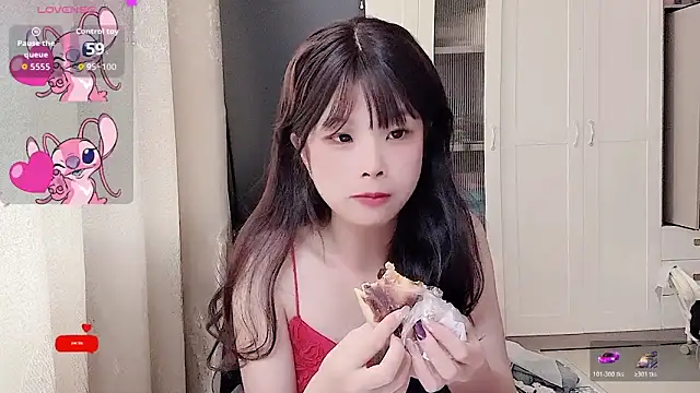 Snapshot of bunny-- chatting on 06/13/26, 05:16 bunny-- online show from 06/13/26, 05:16