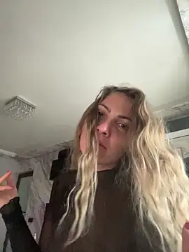 Snapshot of Goldgodess chatting on 11/26/25, 06:14 Goldgodess online show from 11/26/25, 06:14