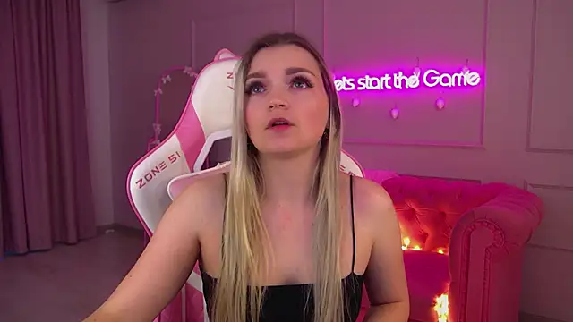 AnnyRaii online show from 12/16/25, 06:40