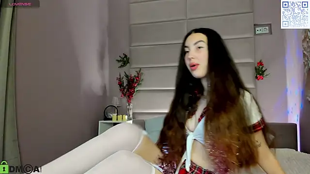 LiraRevery online show from 12/22/25, 11:13