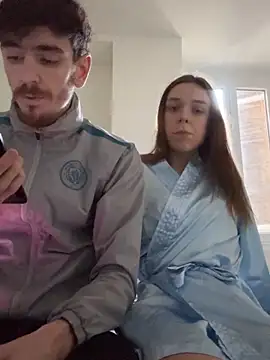 Snapshot of DuoDesir1 chatting on 12/16/25, 01:05 DuoDesir1 online show from 12/16/25, 01:05