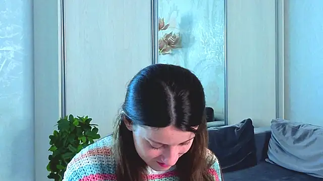 Snapshot of VelvetNyxen chatting on 11/25/25, 08:03 VelvetNyxen online show from 11/25/25, 08:03