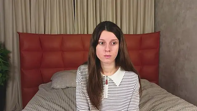 Snapshot of VelvetNyxen chatting on 11/29/25, 03:04 VelvetNyxen online show from 11/29/25, 03:04