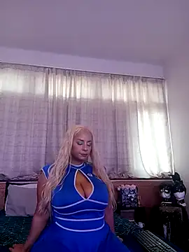Snapshot of LaReineCleo chatting on 05/12/26, 10:12 LaReineCleo online show from 05/12/26, 10:12