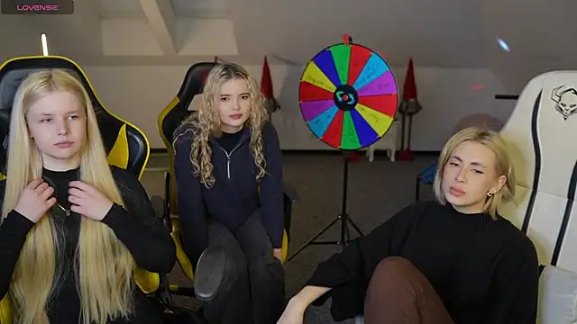 Kara cat online show from 12/05/25, 03:30