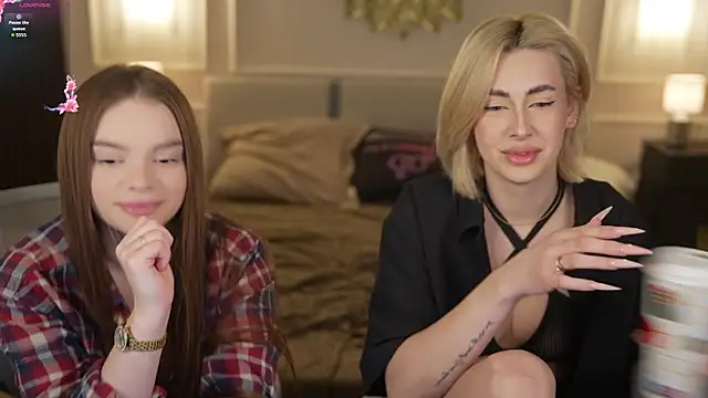 Snapshot of Kara_cat chatting on 02/02/26, 05:44 Kara cat online show from 02/02/26, 05:44