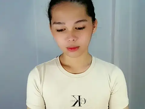 Snapshot of sluttyLeila chatting on 02/01/26, 02:59 sluttyLeila online show from 02/01/26, 02:59