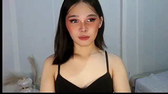 Snapshot of sluttyLeila chatting on 05/16/26, 12:59 sluttyLeila online show from 05/16/26, 12:59