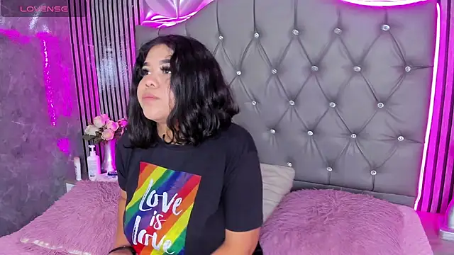 Amanda Mooree online show from 05/02/26, 03:33