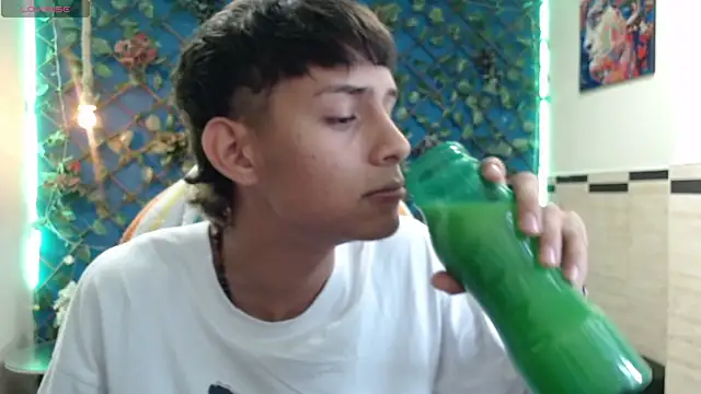 Snapshot of DraxBlade09 chatting on 12/14/25, 03:45 DraxBlade09 online show from 12/14/25, 03:45