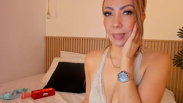 Samantha Sra  online show from 05/21/26, 12:06