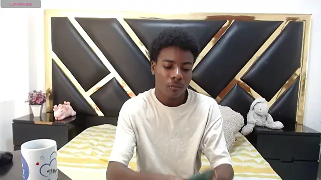 NoahJhonson69 online show from 05/15/26, 11:28