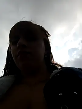 Snapshot of Juanita-30 chatting on 12/17/25, 09:10 Juanita-30 online show from 12/17/25, 09:10