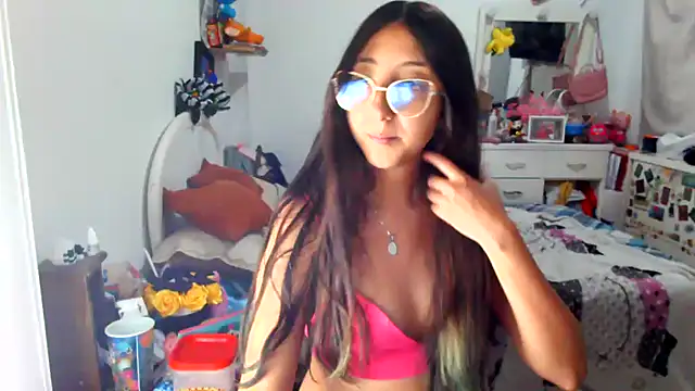 Snapshot of Nanylux chatting on 11/24/25, 02:22 Nanylux online show from 11/24/25, 02:22