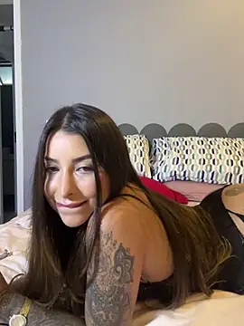 Snapshot of thauanydemontie chatting on 03/28/26, 08:41 thauanydemontie online show from 03/28/26, 08:41