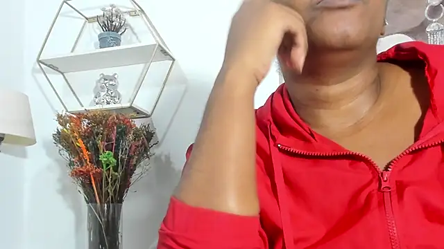 Snapshot of ebony_cristal_1 chatting on 11/21/25, 09:19 ebony cristal 1 online show from 11/21/25, 09:19