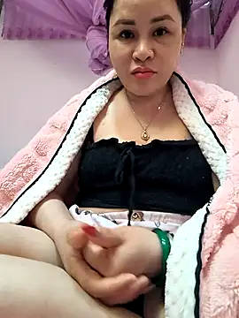 Snapshot of dis_princess chatting on 12/05/25, 10:35 dis princess online show from 12/05/25, 10:35