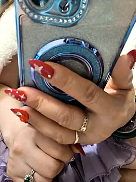 Snapshot of dis_princess chatting on 12/18/25, 04:40 dis princess online show from 12/18/25, 04:40