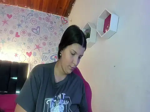 Snapshot of ISA_RIVAS chatting on 11/26/25, 12:06 ISA RIVAS online show from 11/26/25, 12:06