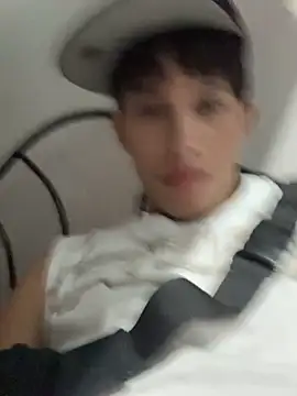 Snapshot of Handsome_boys69 chatting on 11/26/25, 01:17 Handsome boys69 online show from 11/26/25, 01:17