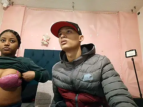 Snapshot of saniasex2025 chatting on 11/24/25, 08:08 saniasex2025 online show from 11/24/25, 08:08