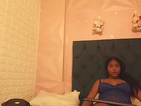 Snapshot of saniasex2025 chatting on 12/16/25, 04:56 saniasex2025 online show from 12/16/25, 04:56