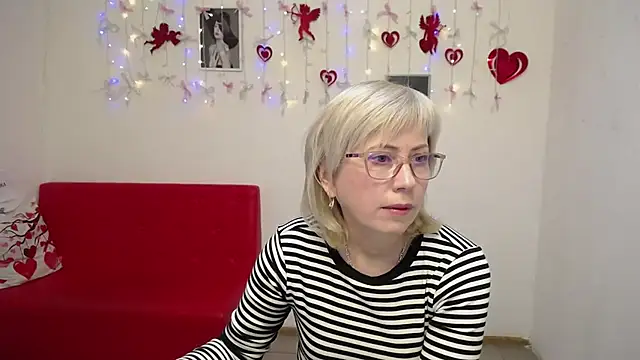 Snapshot of LaurenWishy chatting on 02/08/26, 05:33 LaurenWishy online show from 02/08/26, 05:33