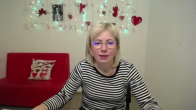 Snapshot of LaurenWishy chatting on 02/14/26, 05:37 LaurenWishy online show from 02/14/26, 05:37