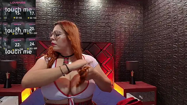 Snapshot of Paris_Luxx chatting on 11/24/25, 07:24 Paris Luxx online show from 11/24/25, 07:24