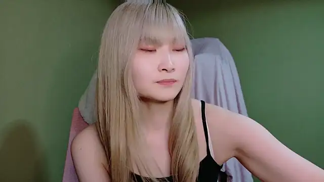 Snapshot of miyu0003 chatting on 03/08/26, 12:31 miyu0003 online show from 03/08/26, 12:31