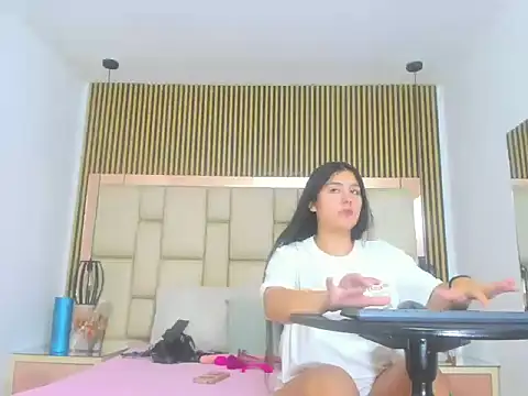 Snapshot of HannaANDcherri chatting on 11/25/25, 08:09 HannaANDcherri online show from 11/25/25, 08:09