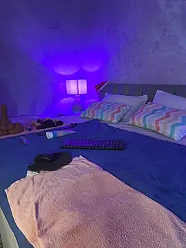 IsabelaStefano online show from 12/16/25, 03:22