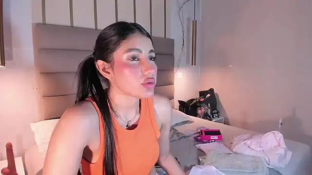 IsabelaStefano online show from 06/19/26, 03:11