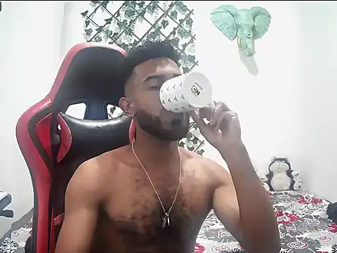 Snapshot of alberthot11 chatting on 12/04/25, 05:06 alberthot11 online show from 12/04/25, 05:06