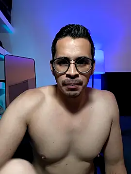 Snapshot of hadonis chatting on 12/15/25, 08:02 hadonis online show from 12/15/25, 08:02