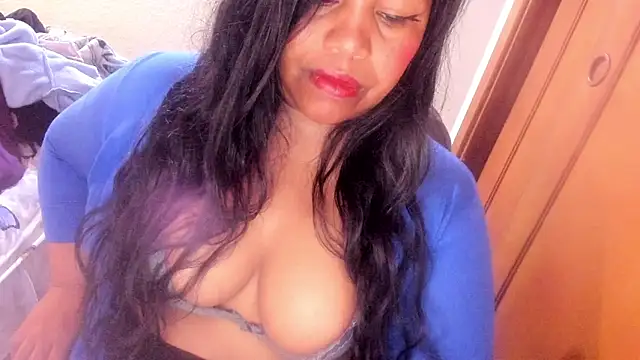 Snapshot of ebonycamelia chatting on 05/20/26, 08:04 ebonycamelia online show from 05/20/26, 08:04