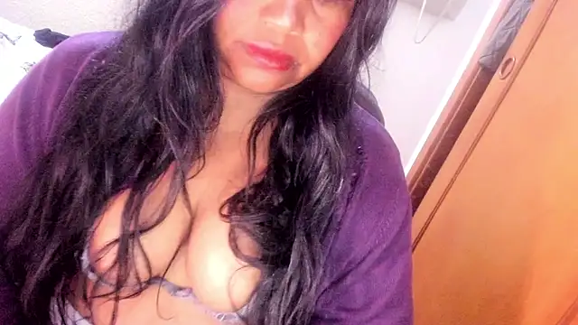 Snapshot of ebonycamelia chatting on 05/28/26, 08:06 ebonycamelia online show from 05/28/26, 08:06