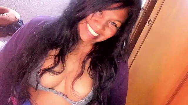 Snapshot of ebonycamelia chatting on 06/08/26, 12:14 ebonycamelia online show from 06/08/26, 12:14