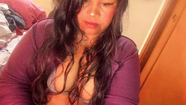 Snapshot of ebonycamelia chatting on 06/19/26, 07:28 ebonycamelia online show from 06/19/26, 07:28