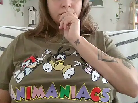 Snapshot of xxxluana chatting on 11/19/25, 05:46 xxxluana online show from 11/19/25, 05:46