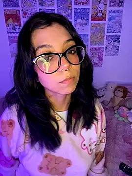 Snapshot of Valen-Foxx1 chatting on 11/28/25, 05:43 Valen-Foxx1 online show from 11/28/25, 05:43