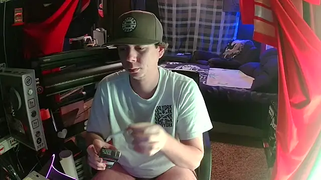 Snapshot of Bowerboi chatting on 12/01/25, 10:48 Bowerboi online show from 12/01/25, 10:48