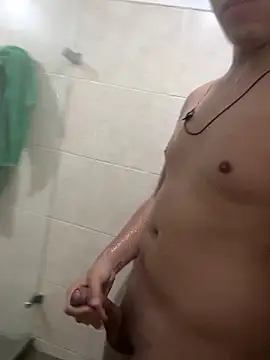 Snapshot of Juan0999 chatting on 04/05/26, 03:20 Juan0999 online show from 04/05/26, 03:20